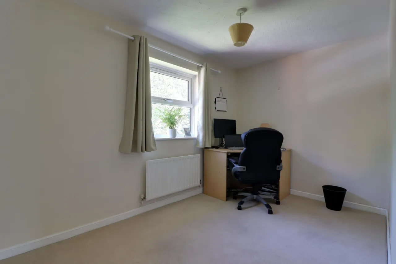Chilcombe Drive, Telford, photo 22