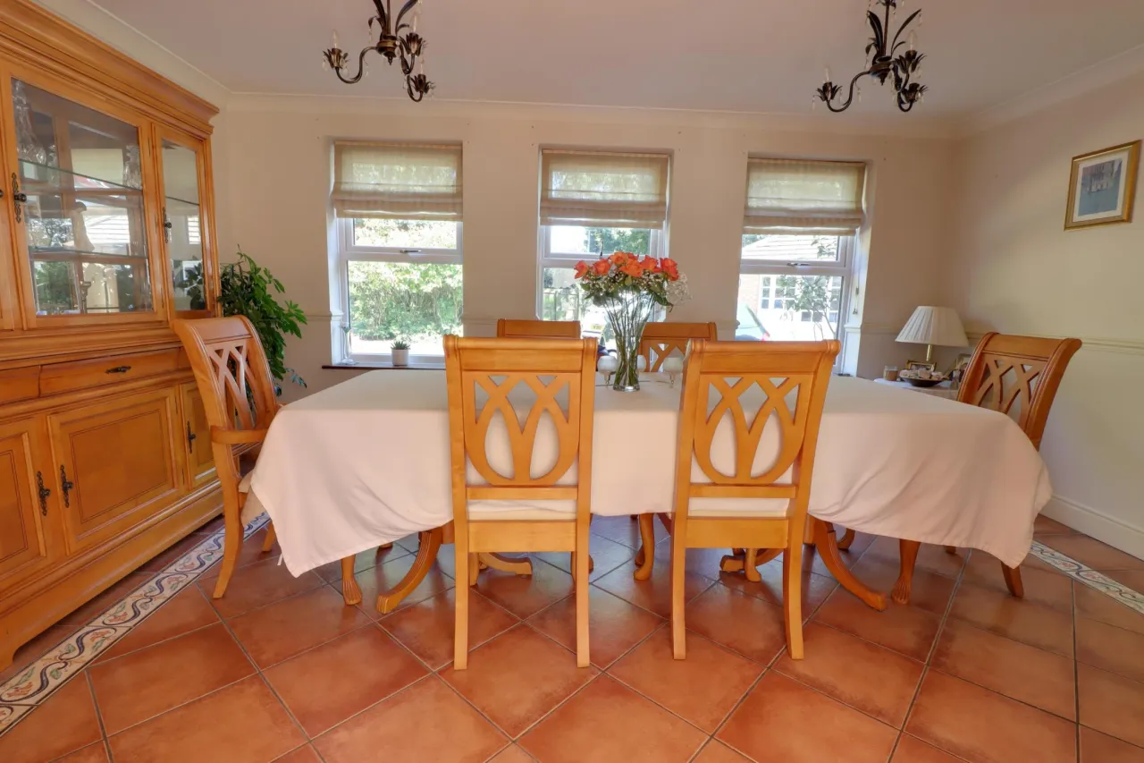 Chilcombe Drive, Telford, photo 10