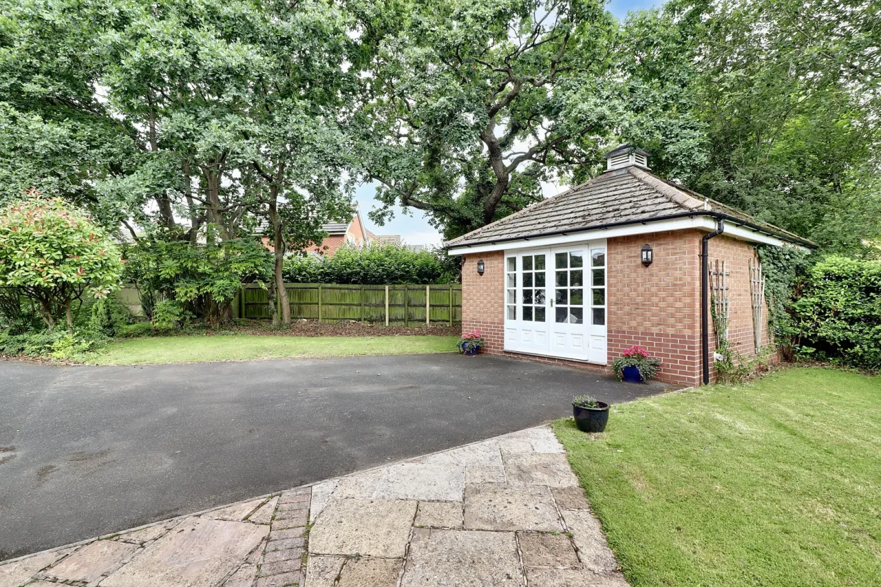Chilcombe Drive, Telford, photo 27