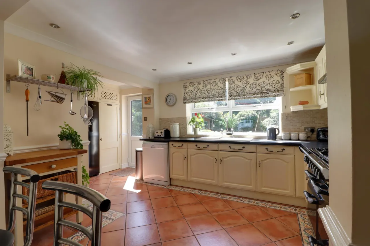 Chilcombe Drive, Telford, photo 5