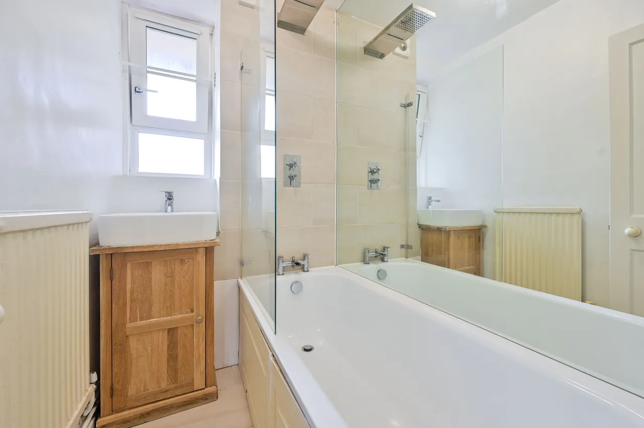 9 Rankine House, Bath Terrace, London, photo 8