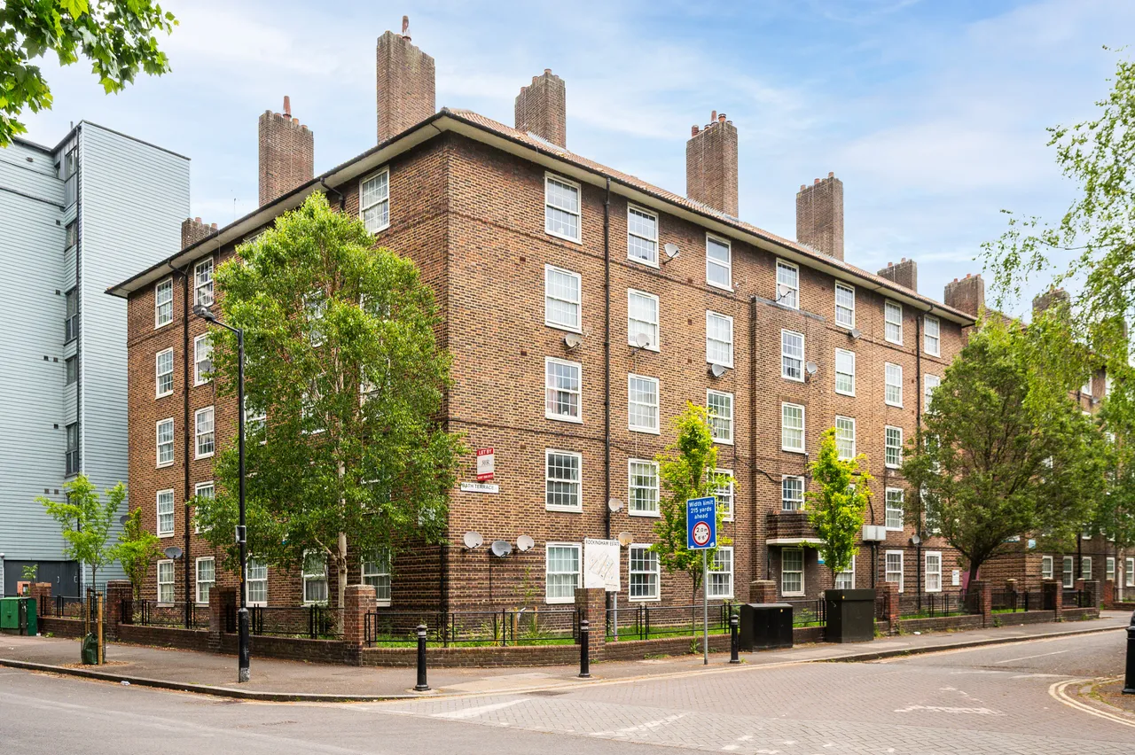 9 Rankine House, Bath Terrace, London, photo 2