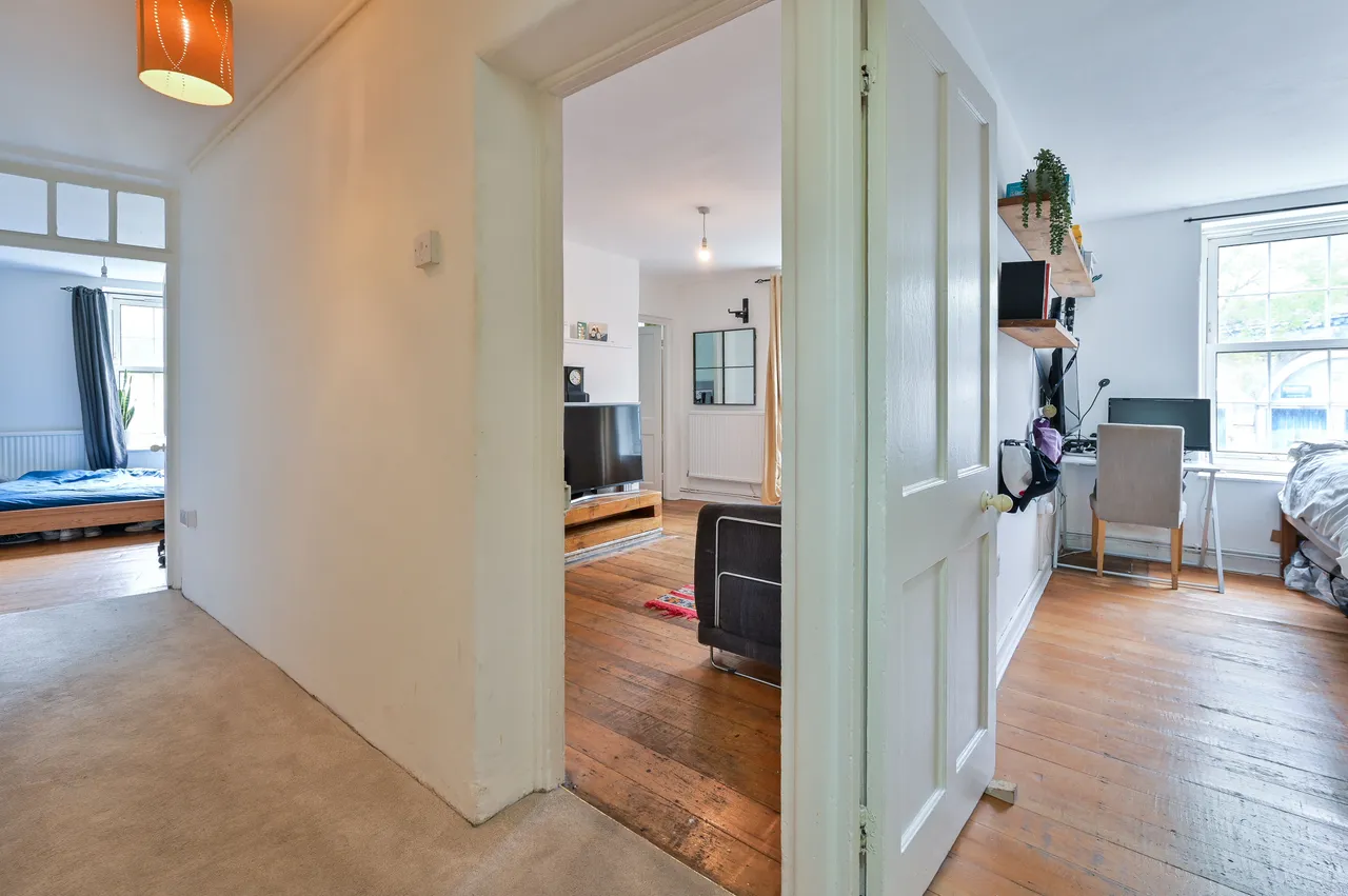 9 Rankine House, Bath Terrace, London, photo 10