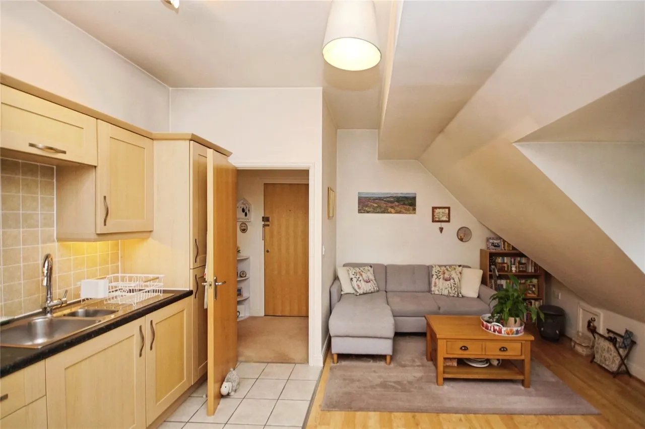 Summit Close, Kingswood, Bristol, BS15, photo 5