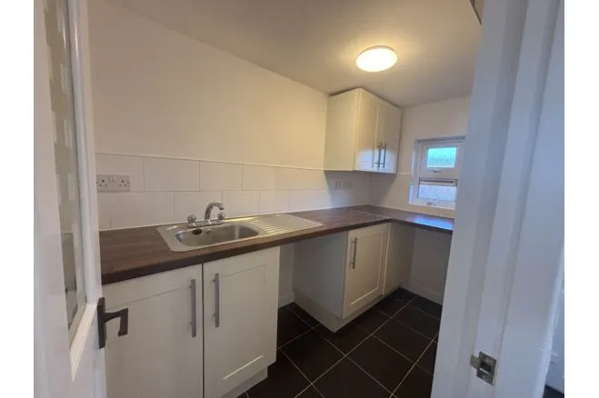 Hills Road, Sheffield, photo 11