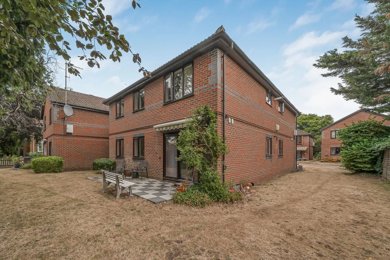 Octavia Way, Staines-up, photo 17