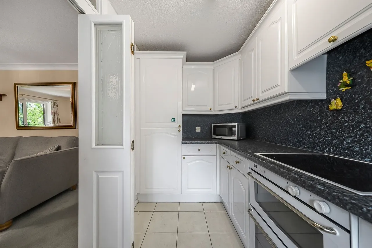 Octavia Way, Staines-up, photo 6