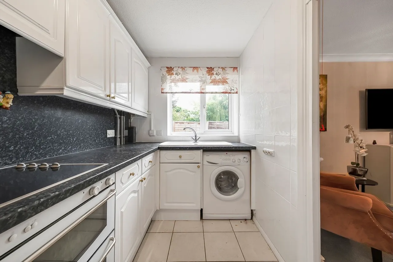 Octavia Way, Staines-up, photo 8