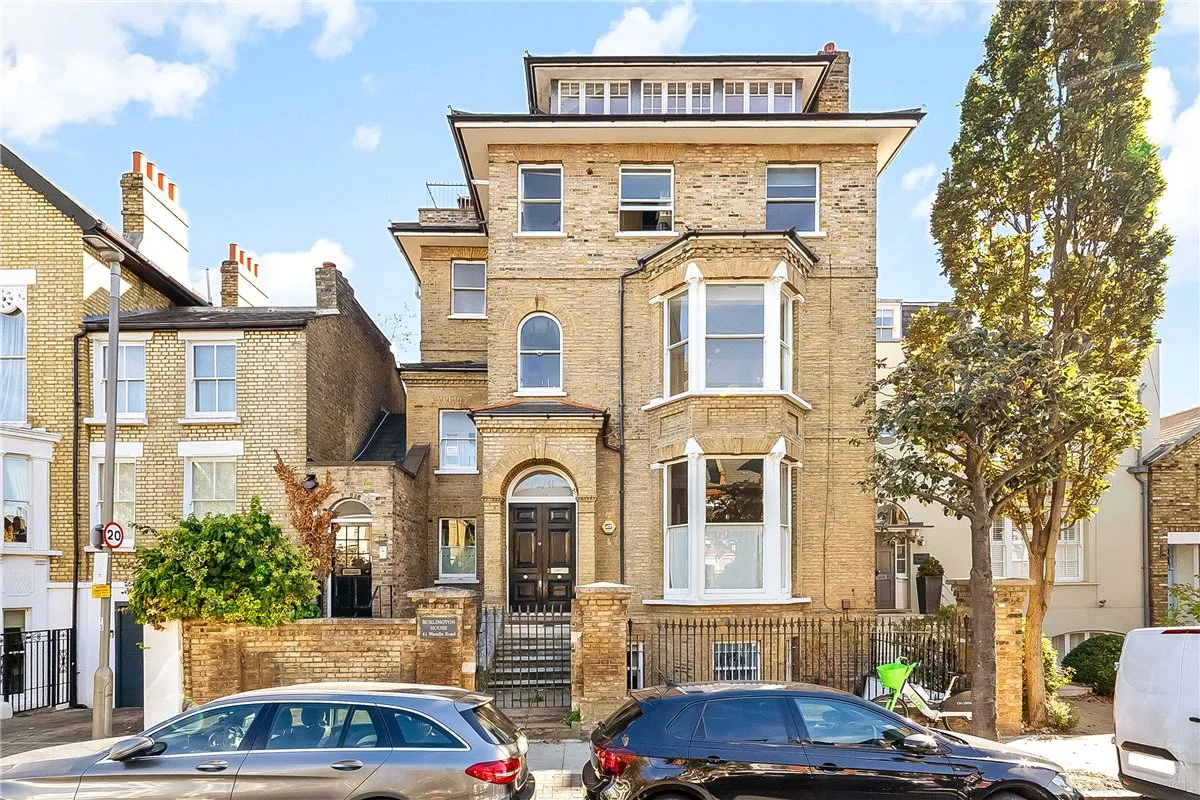 3 bed flat for sale, Wandle Road, SW17