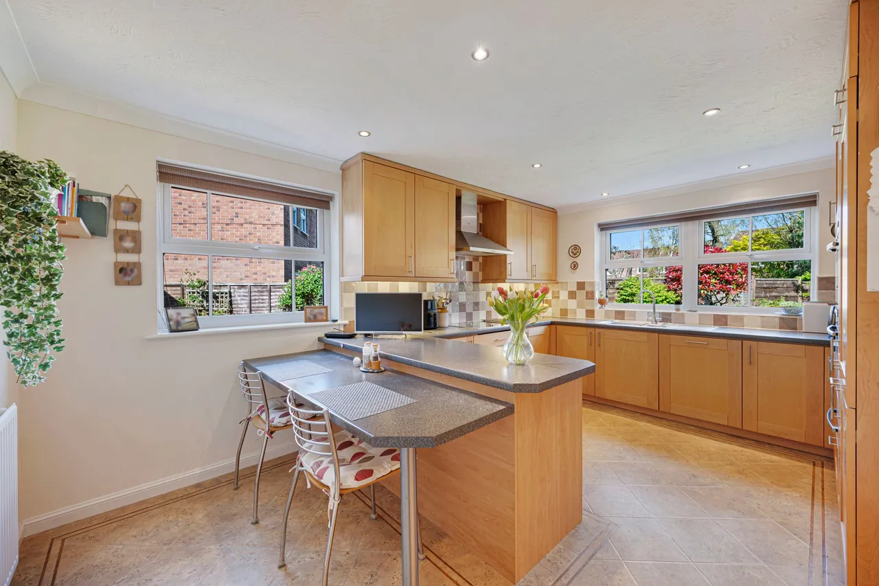 York Crescent, Wilmslow, photo 16