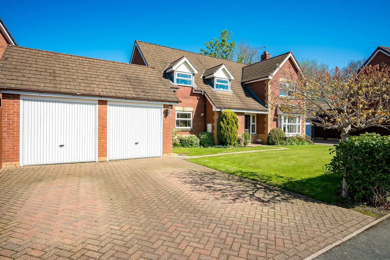 York Crescent, Wilmslow, photo 30