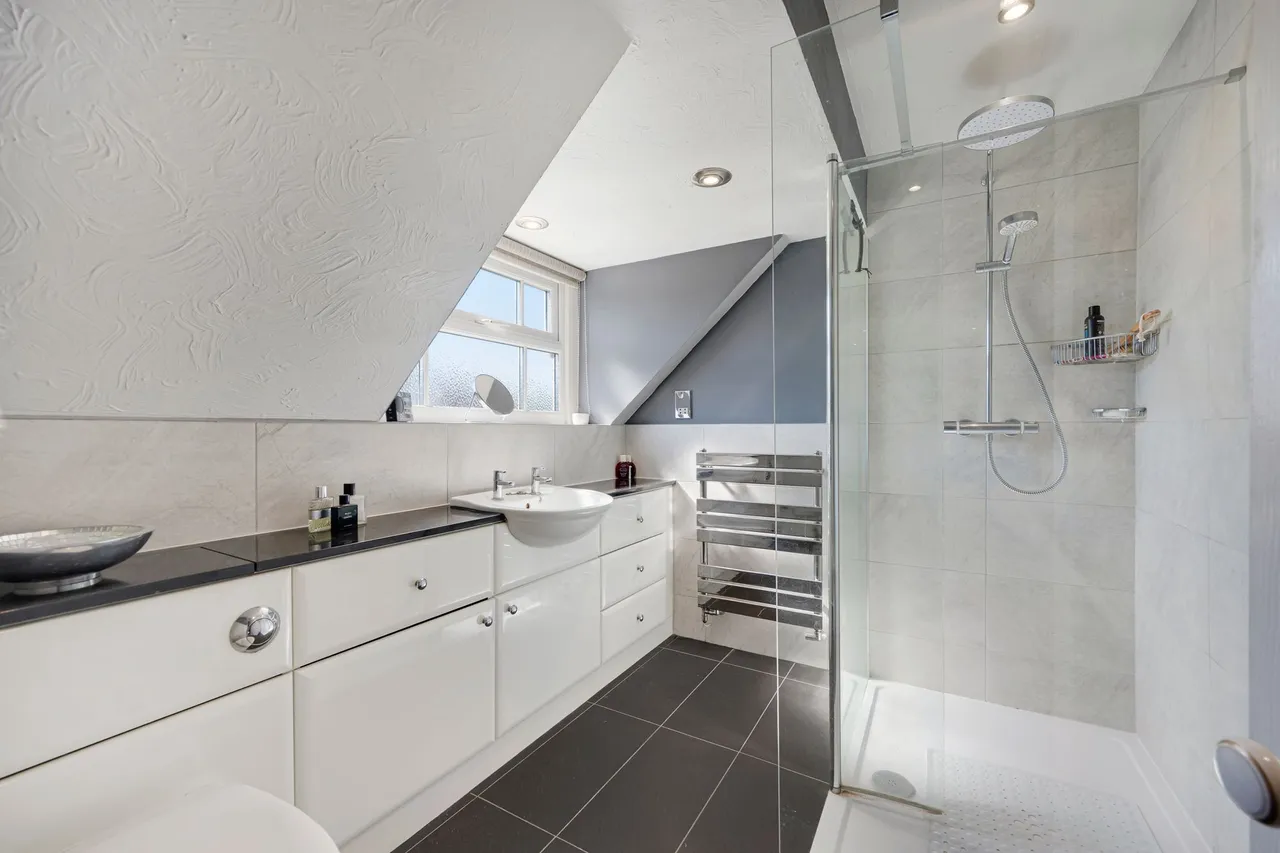 York Crescent, Wilmslow, photo 22