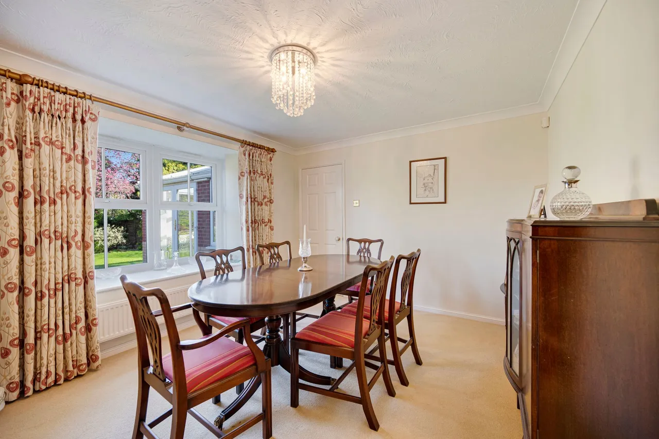 York Crescent, Wilmslow, photo 13
