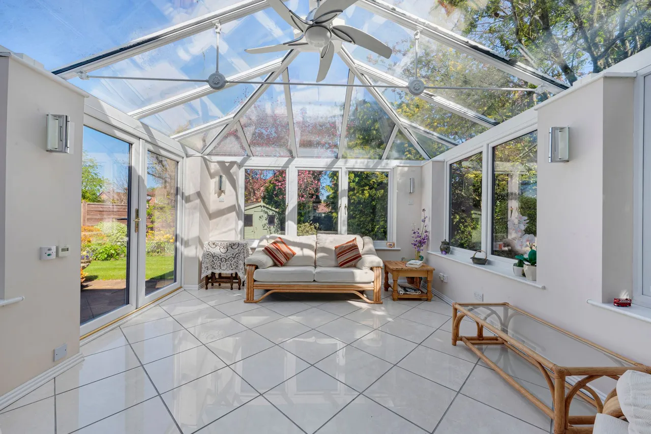 York Crescent, Wilmslow, photo 12