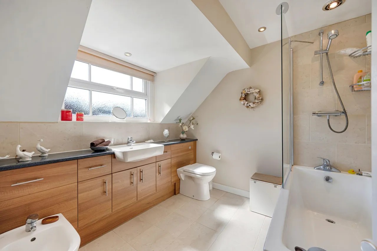 York Crescent, Wilmslow, photo 28