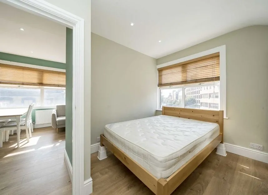 Uxbridge Road, Shepherds Bush, W12, photo 8