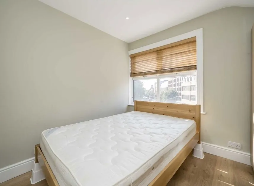 Uxbridge Road, Shepherds Bush, W12, photo 4