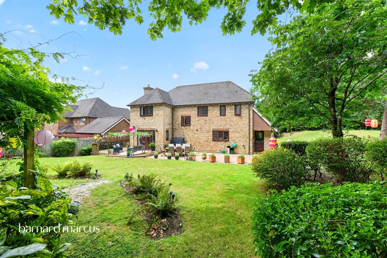 Claremount Gardens, Epsom, photo 8