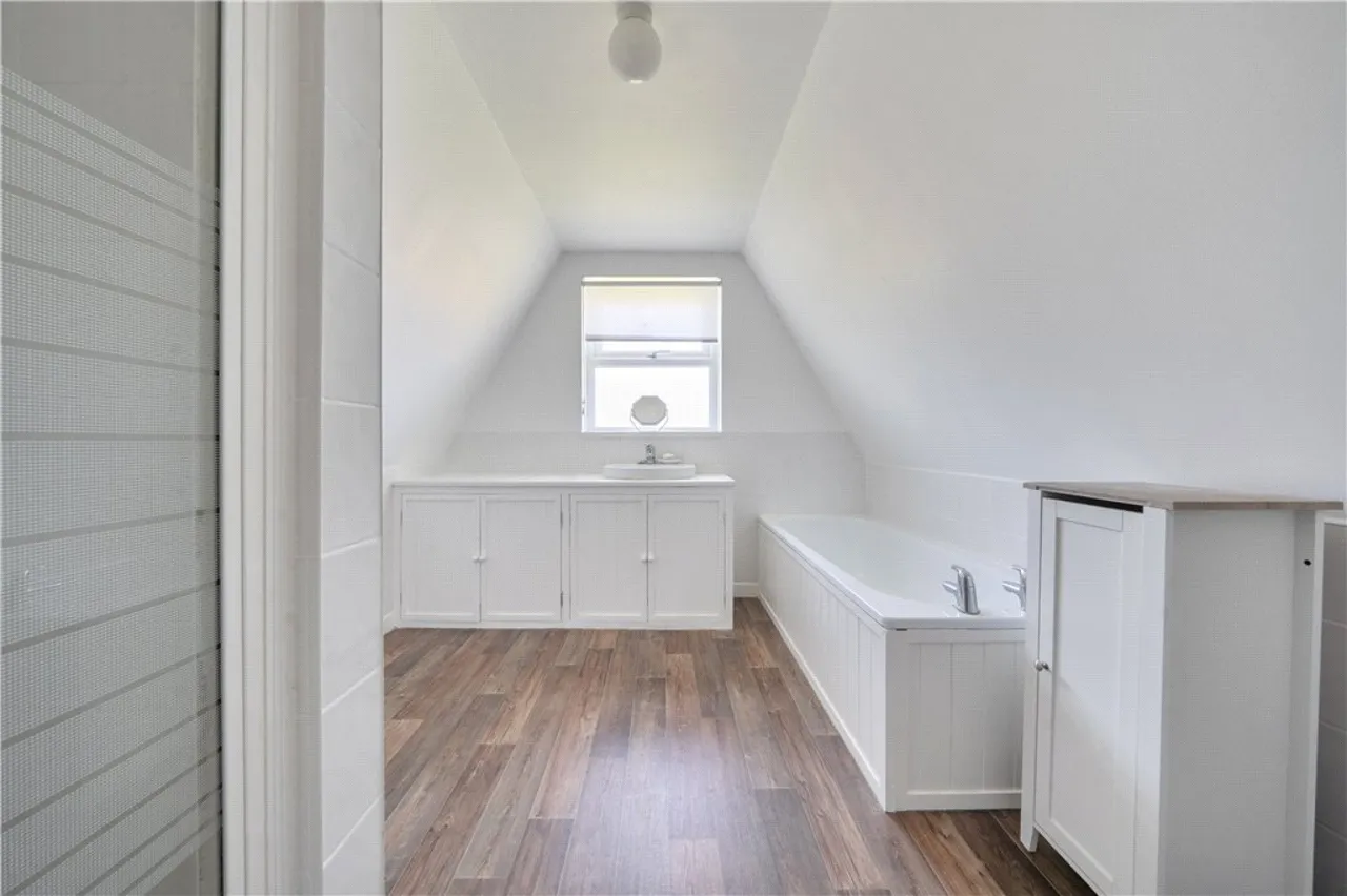Cupernham Lane, Romsey, SO51, photo 16