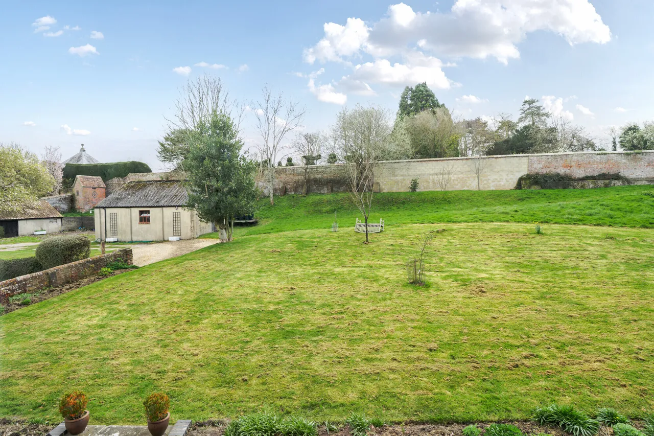 Church Road, Great Cheverell, SN10, photo 4
