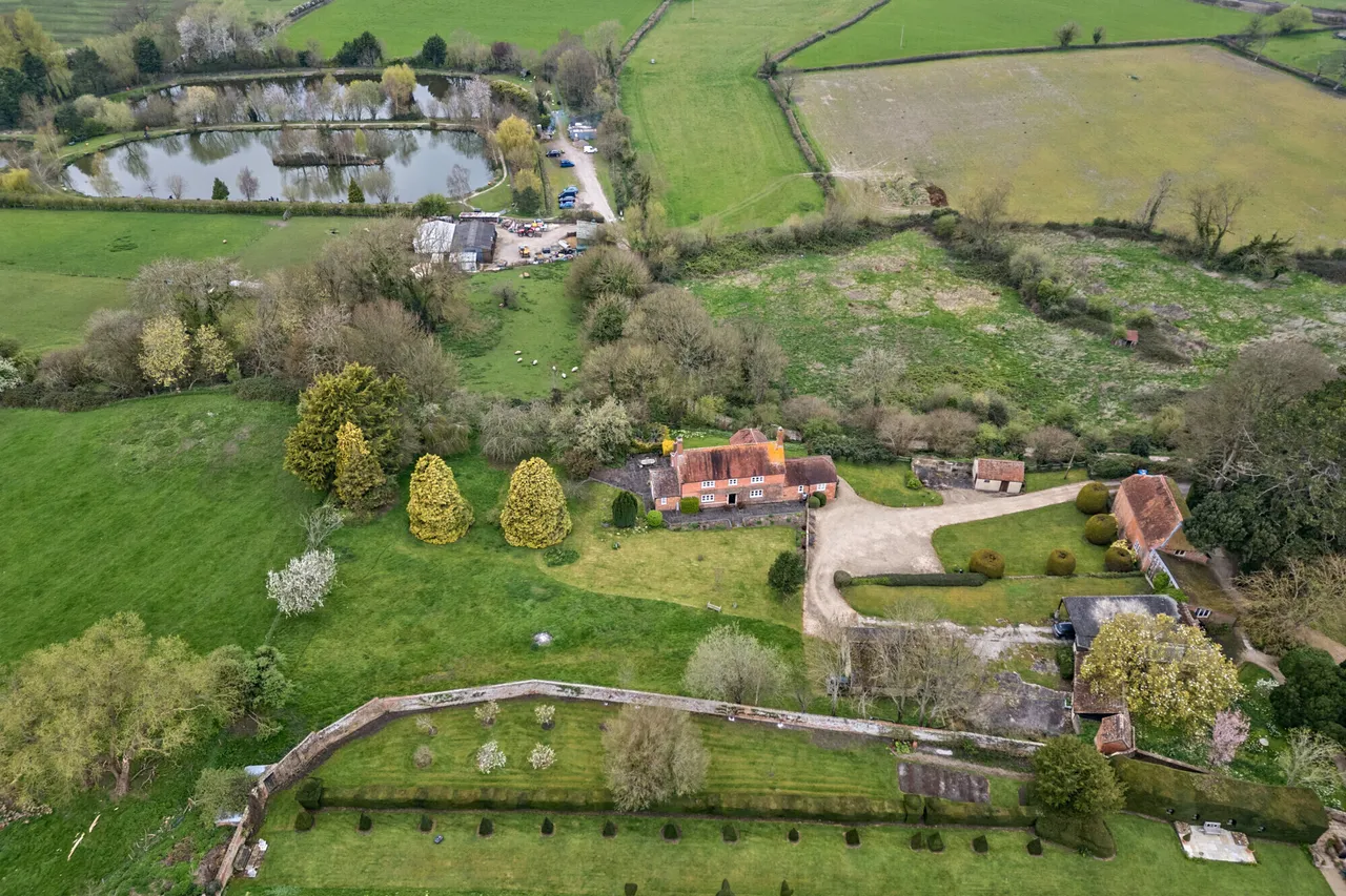 Church Road, Great Cheverell, SN10, photo 5