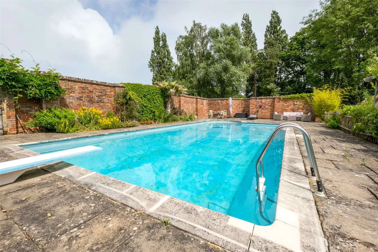 Sissinghurst Road, Biddenden, Ashford, Kent, TN27 8EX, photo 4
