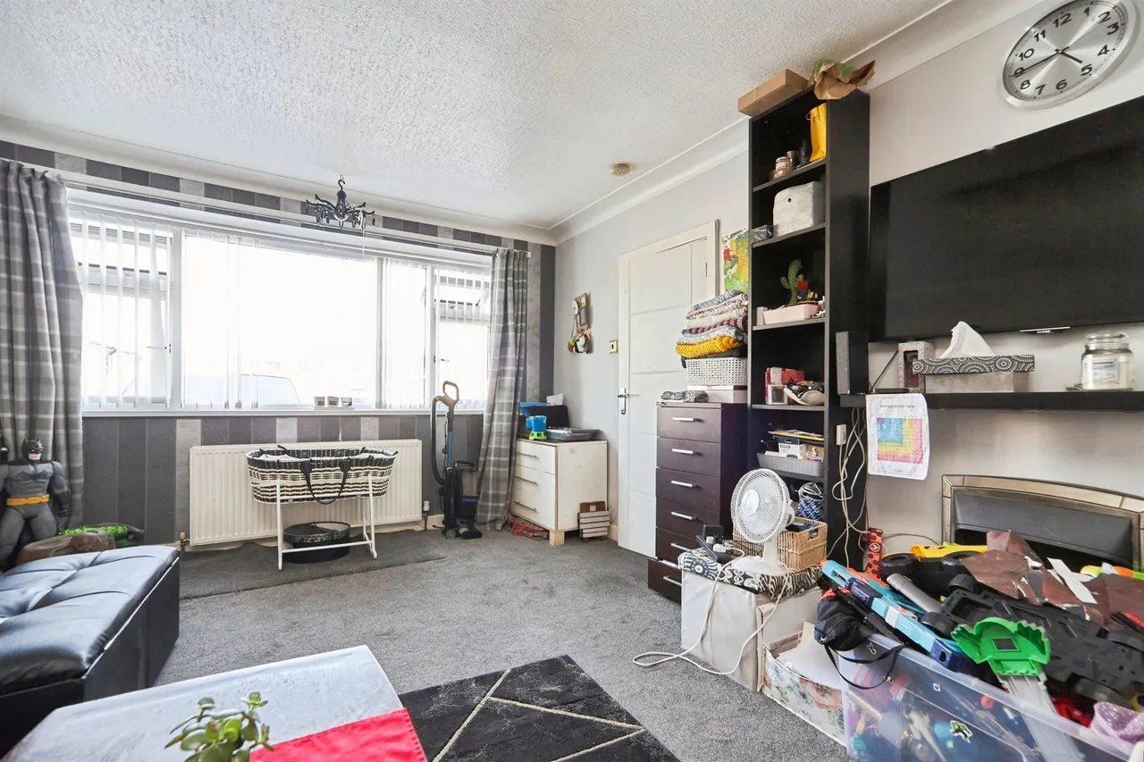 Shay Drive, Bradford, photo 3
