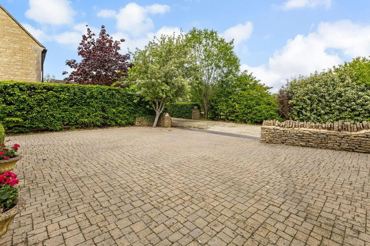 Smith Barry Road, Upper Rissington, GL54, photo 26
