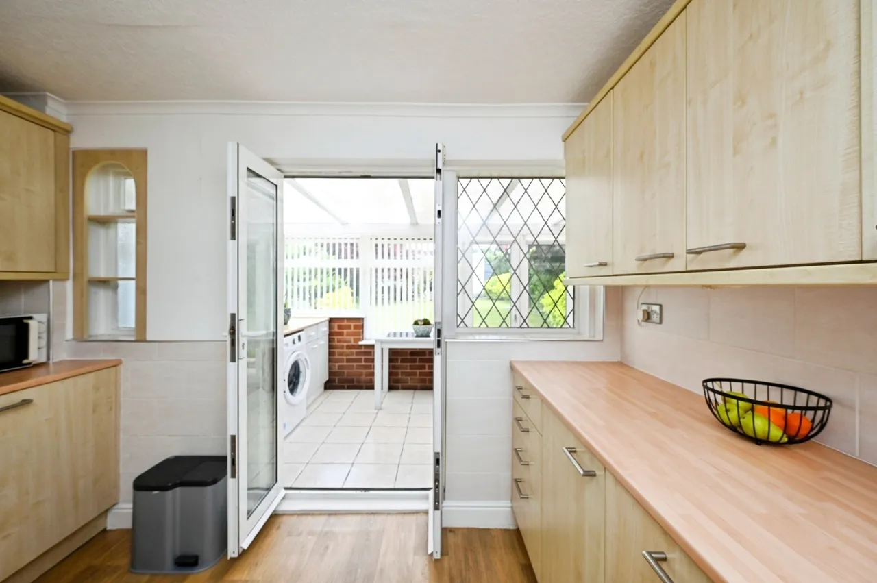 Southwell Road East, Rainworth, Mansfield, Nottinghamshire, NG21, photo 17