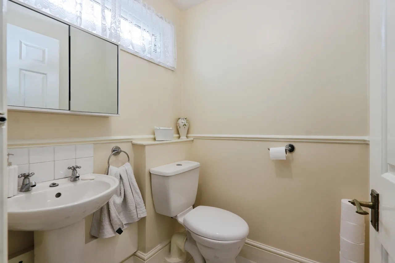 Lingfoot Crescent, Sheffield, photo 7