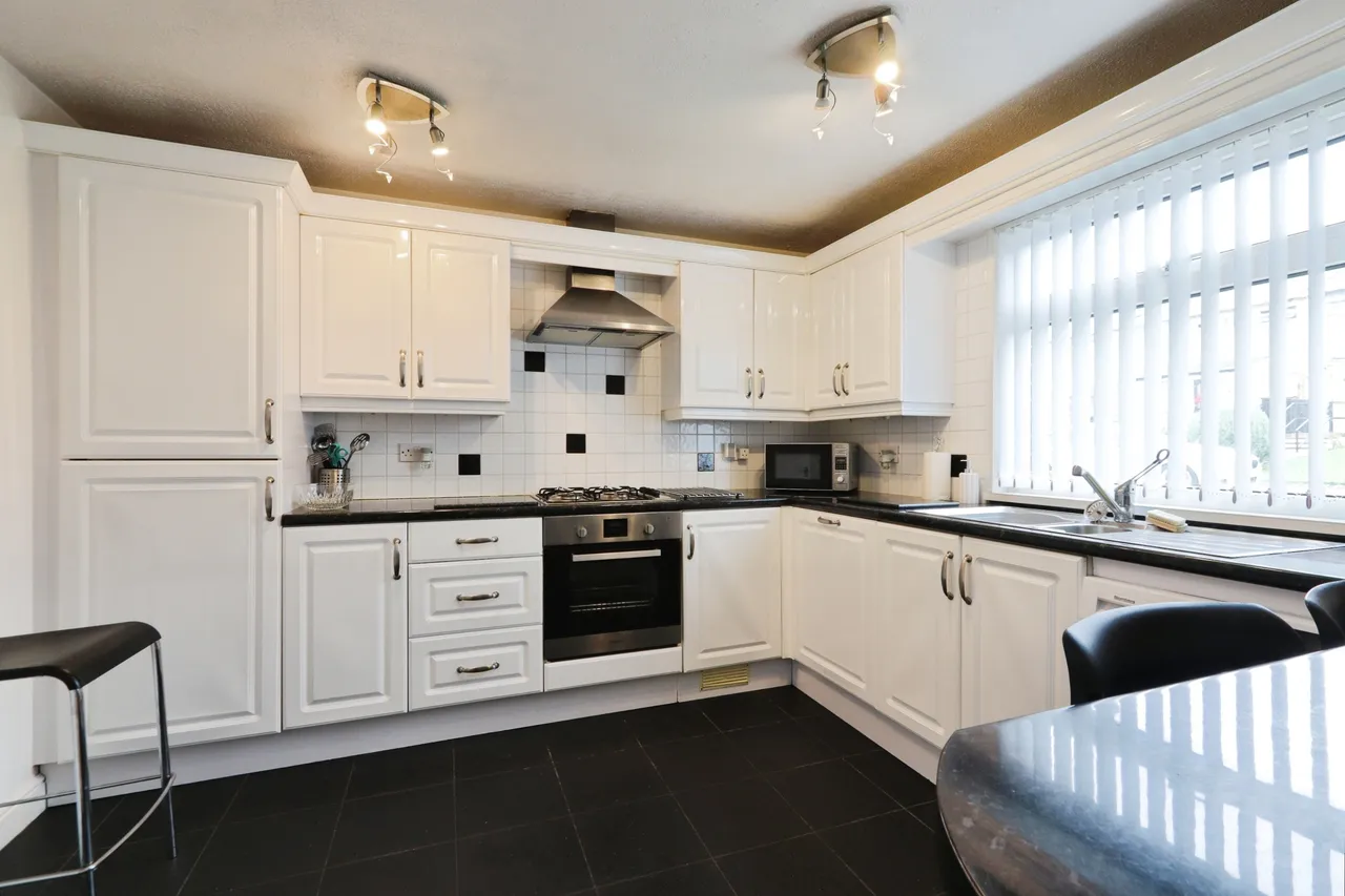 Lingfoot Crescent, Sheffield, photo 6