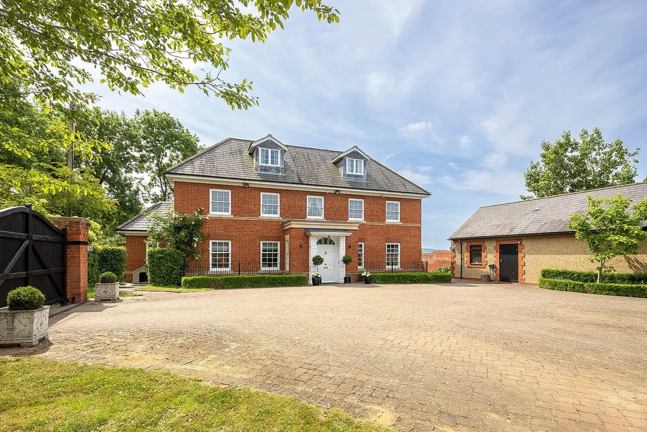 Lodge Road, Crafton, LU7, photo 23