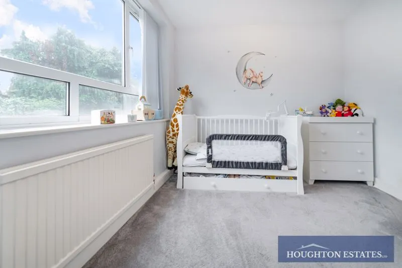 Regents Park Road, Finchley N3 3AA, photo 11