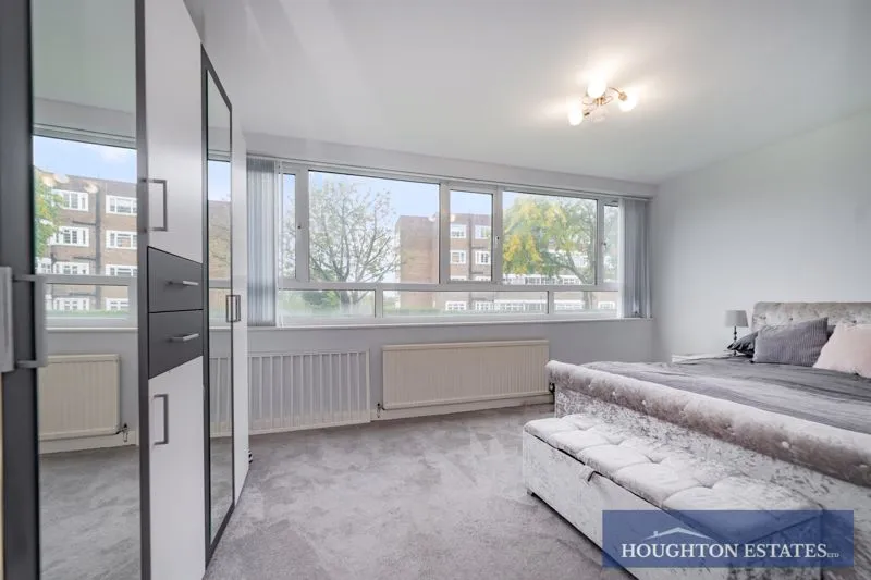 Regents Park Road, Finchley N3 3AA, photo 9