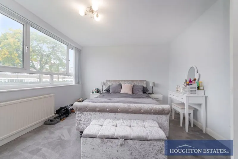 Regents Park Road, Finchley N3 3AA, photo 8