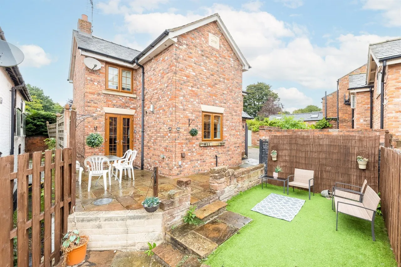 Forest Road, Tarporley, photo 13