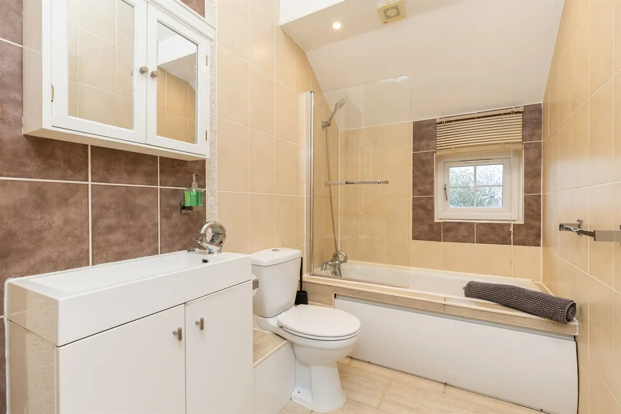 Forest Road, Tarporley, photo 11
