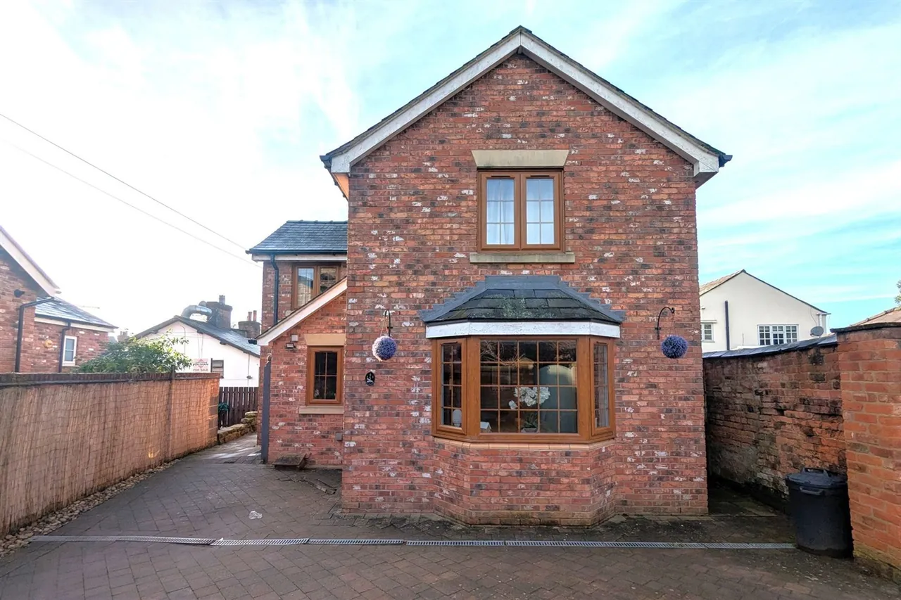 Forest Road, Tarporley, photo 2