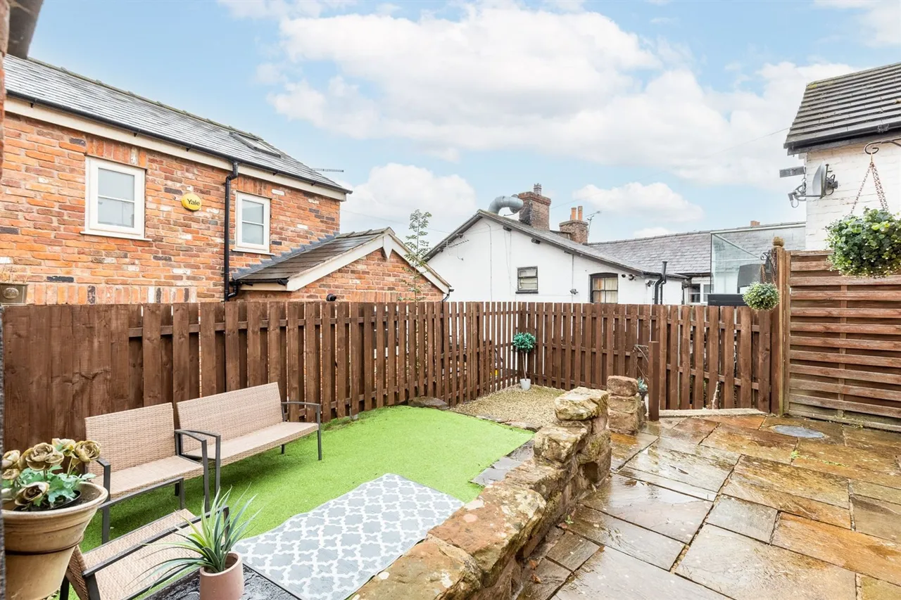 Forest Road, Tarporley, photo 14
