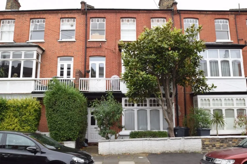 2 bed property for sale, Ennismore Avenue, Chiswick
