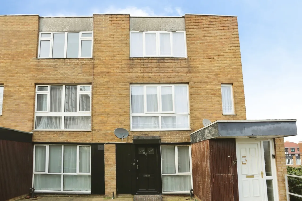 2 bed flat for sale — Turnpike Link, Croydon, CR0
