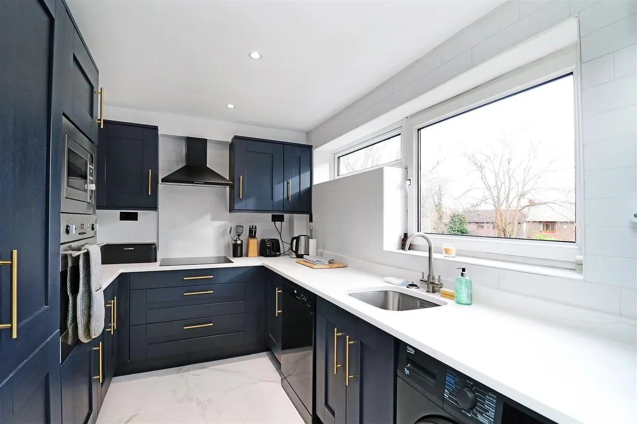 Grange Road, Bowdon, Cheshire WA14 3EU, photo 3
