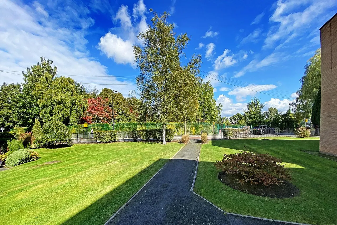 Grange Road, Bowdon, Cheshire WA14 3EU, photo 19