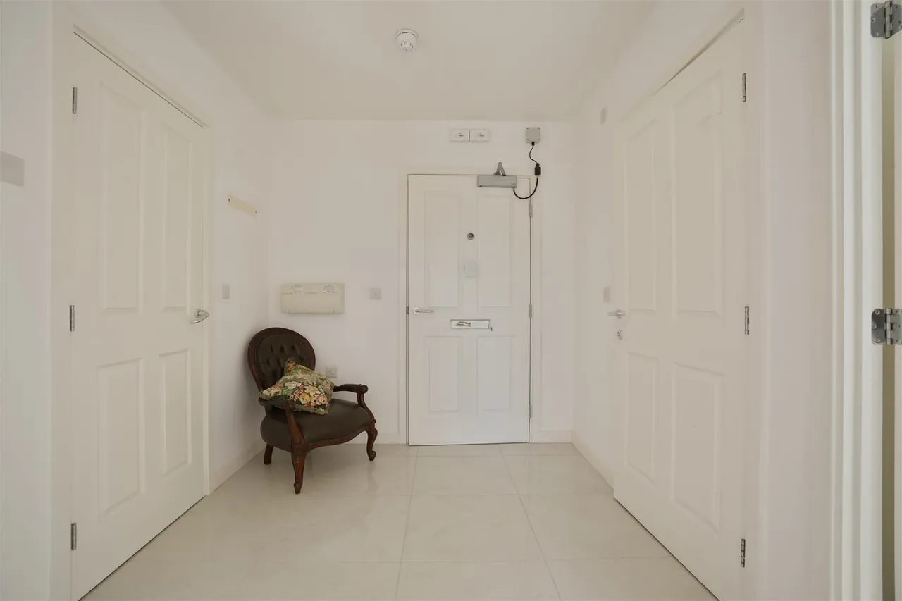 Flat 1, White Willows, 70, Dyche Road Sheffield, S8 8DS, photo 9
