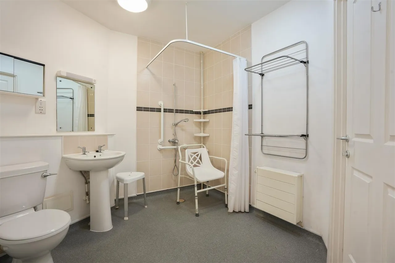 Flat 1, White Willows, 70, Dyche Road Sheffield, S8 8DS, photo 12