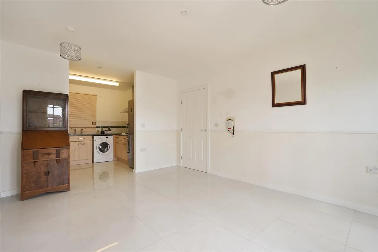Flat 1, White Willows, 70, Dyche Road Sheffield, S8 8DS, photo 6