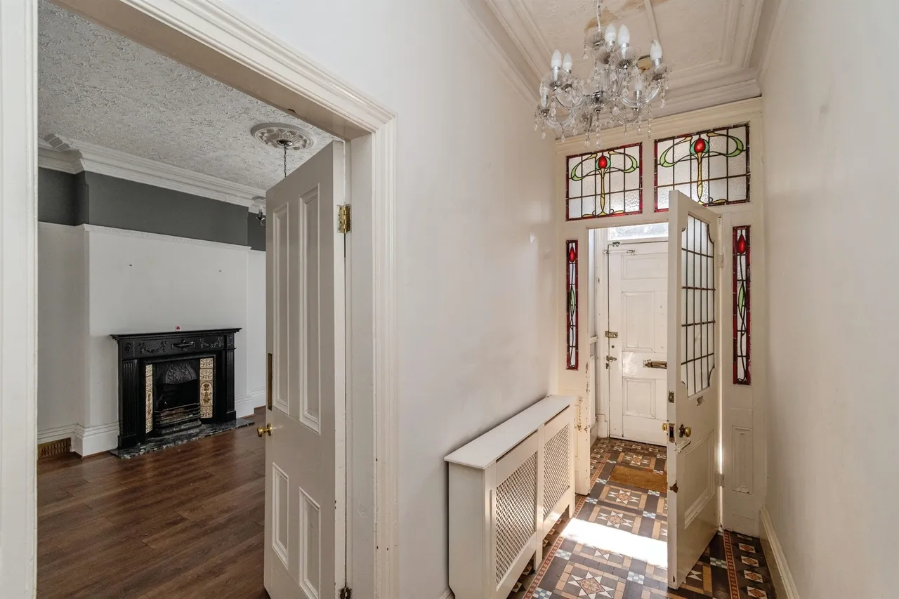 The Crescent, Walsall, WS1, photo 2