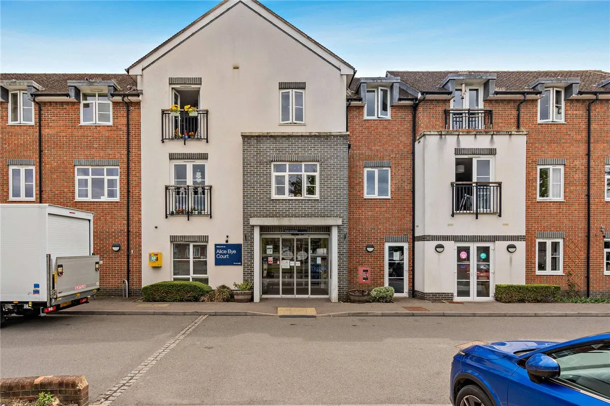 Bluecoats, Thatcham, RG18, photo 16
