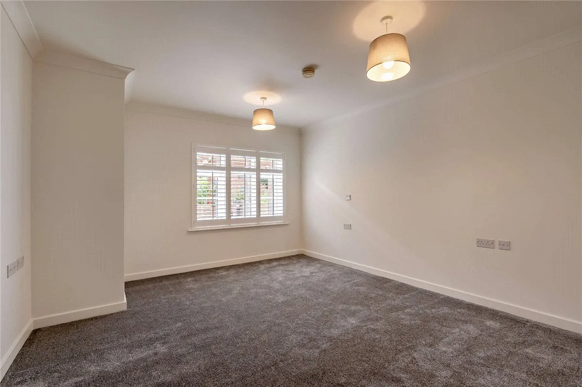 Bluecoats, Thatcham, RG18, photo 11