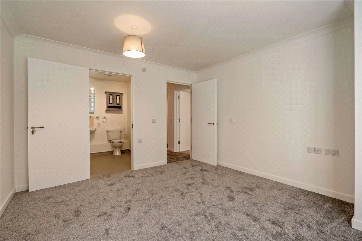 Bluecoats, Thatcham, RG18, photo 9